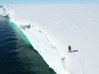 thumbnail - Formation Icebergs